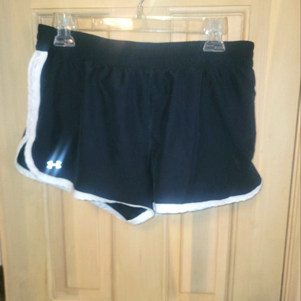 Misses sz M Misses Under Armour Black Heat Gear Shorts